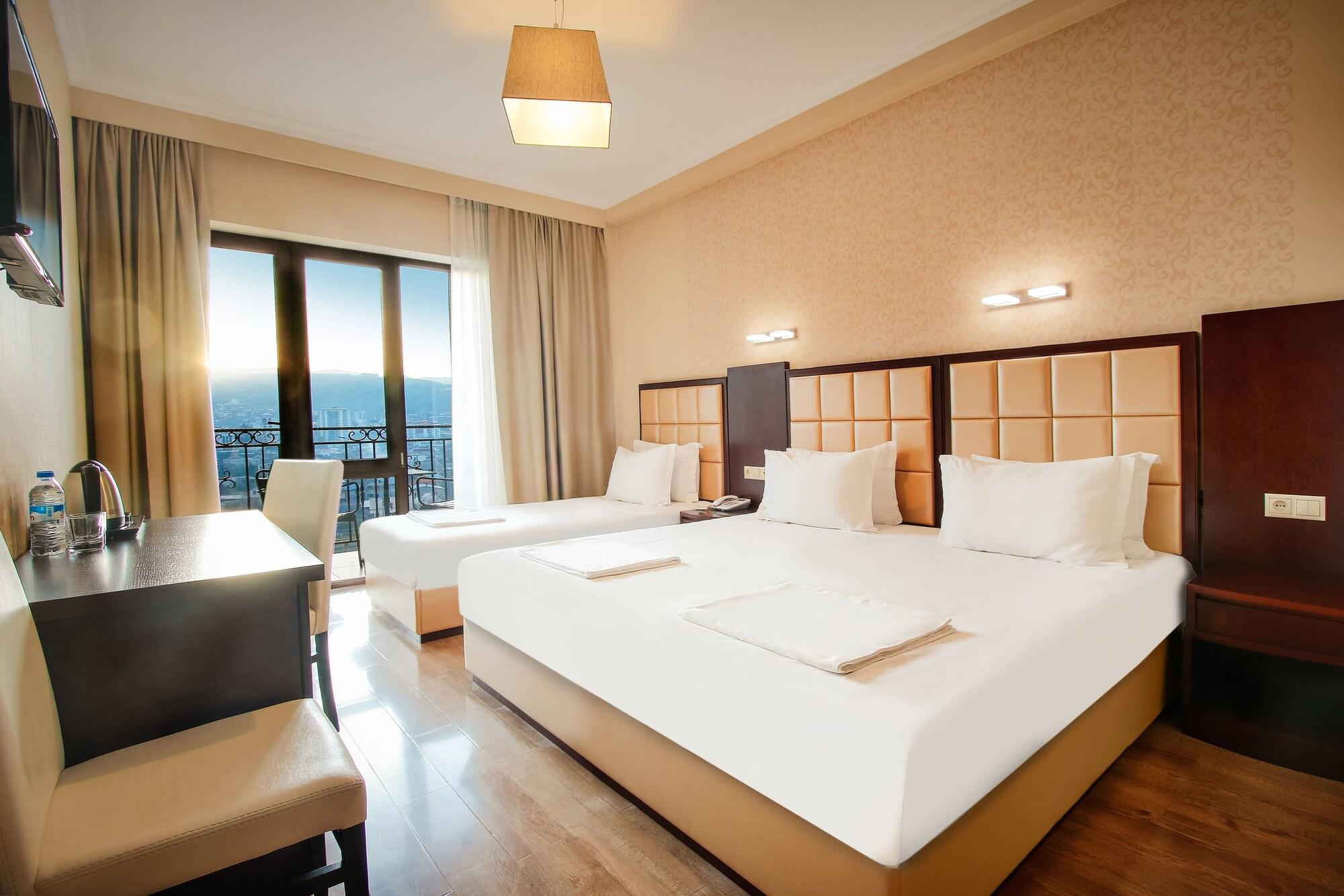 Gtm Plaza Hotel Tbilisi Ngoại thất bức ảnh