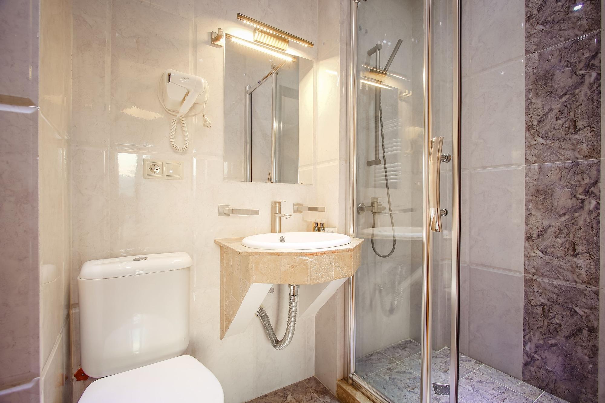 Gtm Plaza Hotel Tbilisi Ngoại thất bức ảnh