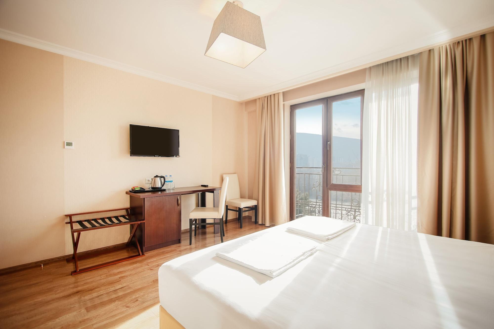 Gtm Plaza Hotel Tbilisi Ngoại thất bức ảnh