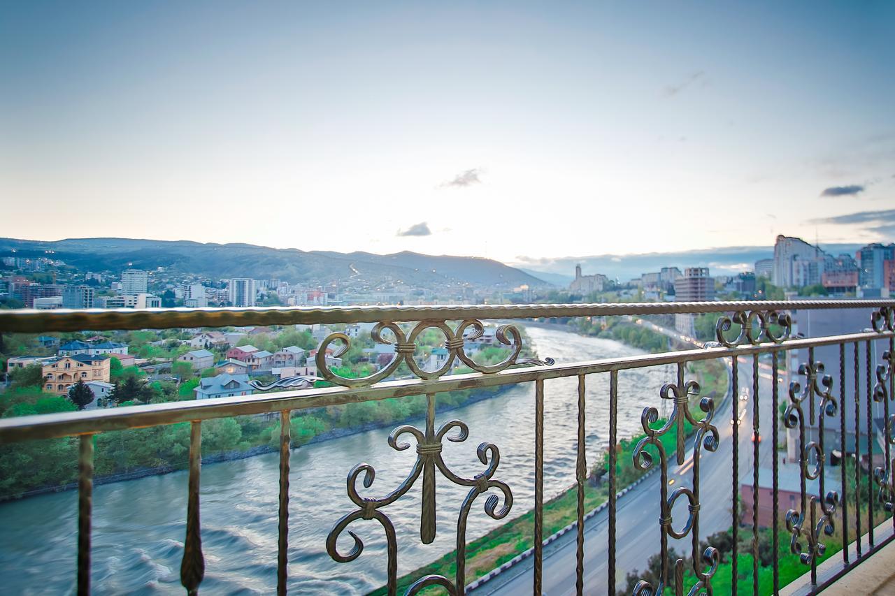 Gtm Plaza Hotel Tbilisi Ngoại thất bức ảnh