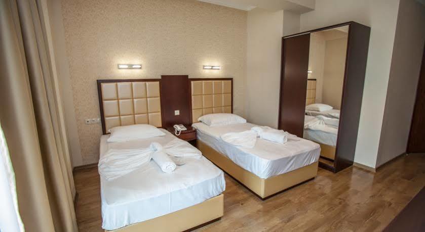Gtm Plaza Hotel Tbilisi Ngoại thất bức ảnh