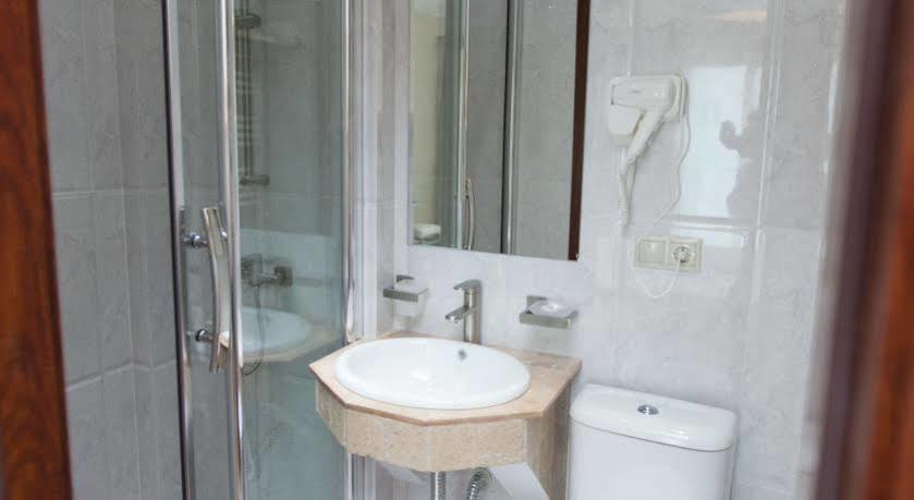 Gtm Plaza Hotel Tbilisi Ngoại thất bức ảnh