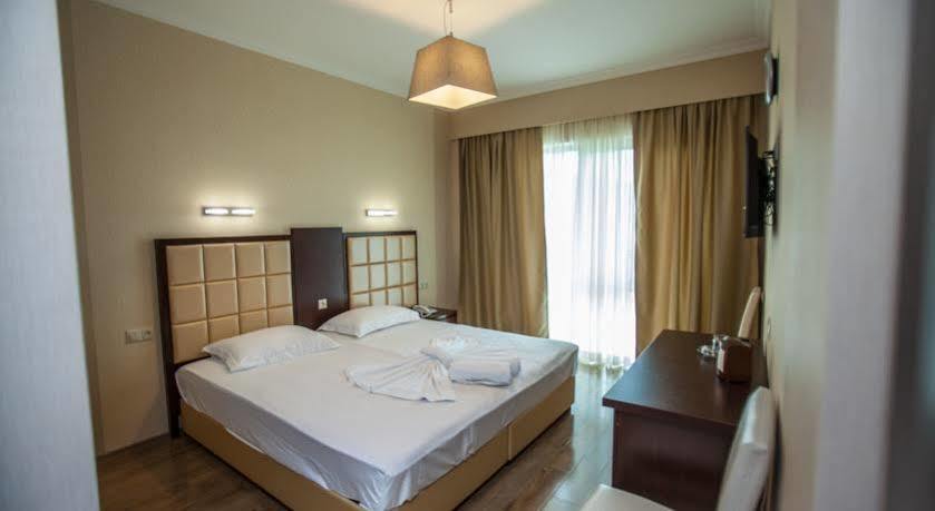 Gtm Plaza Hotel Tbilisi Ngoại thất bức ảnh