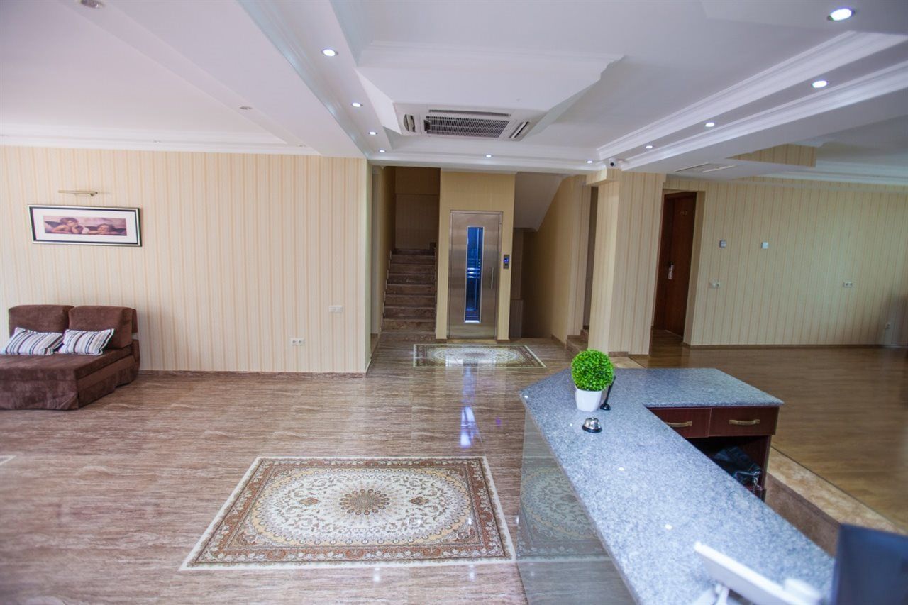Gtm Plaza Hotel Tbilisi Ngoại thất bức ảnh